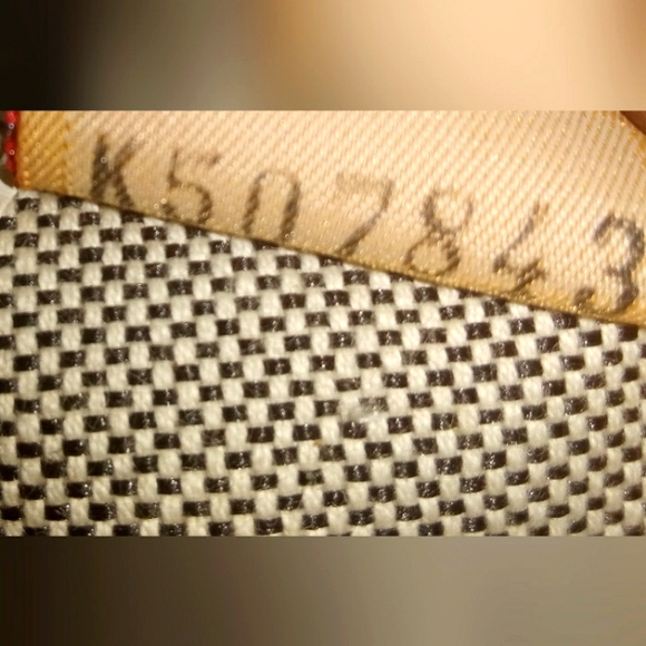 Dooney and Bourke Black & Tan Domed Leather Satchel Logo - Picture 3 of 16